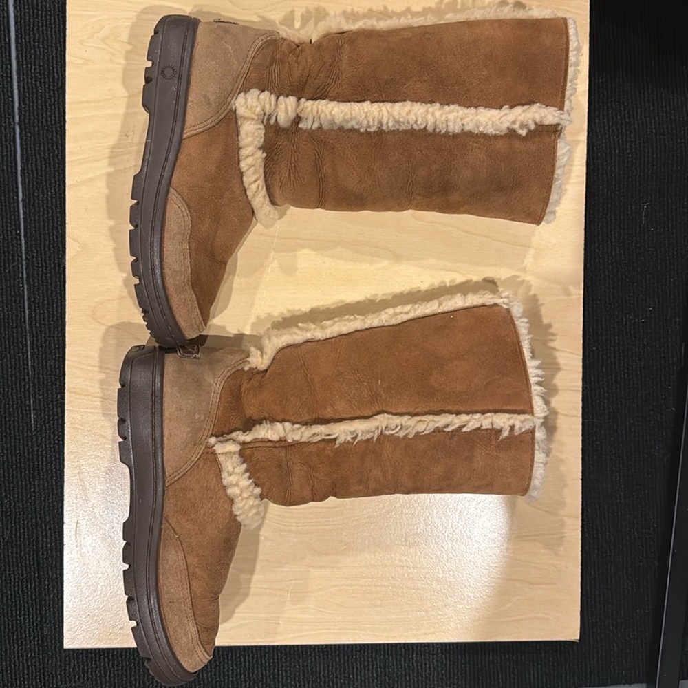 UGG Sundance Revival Tall Sheepskin Boots Chestnut Size 6 - Picture 5 of 9